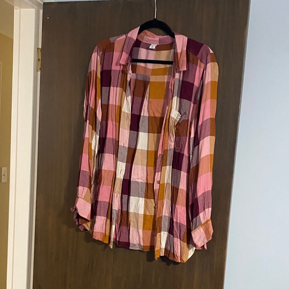 Old Navy XL Plaid Button-Up Shirt in Pink and Brown